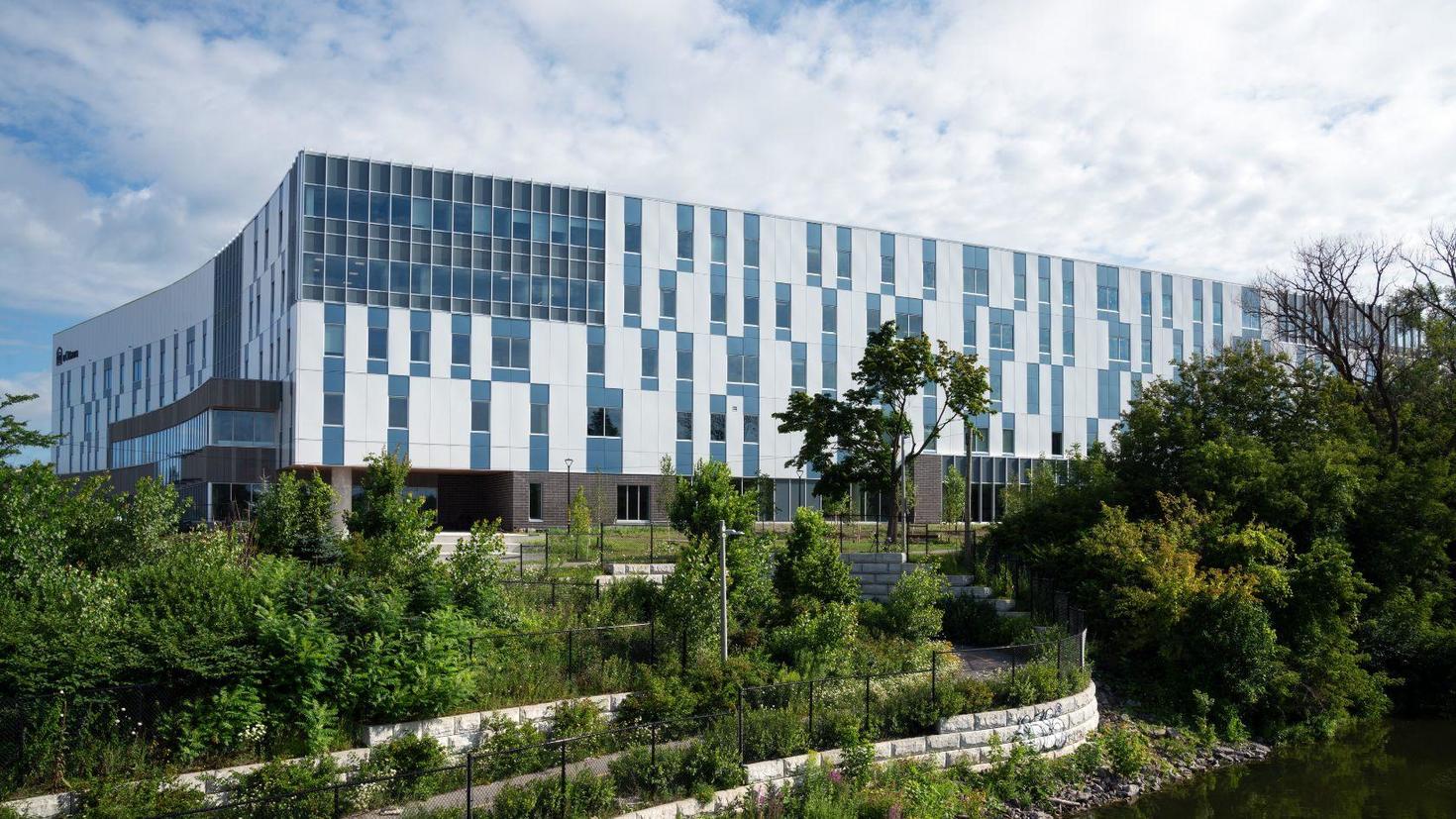 200 lees building