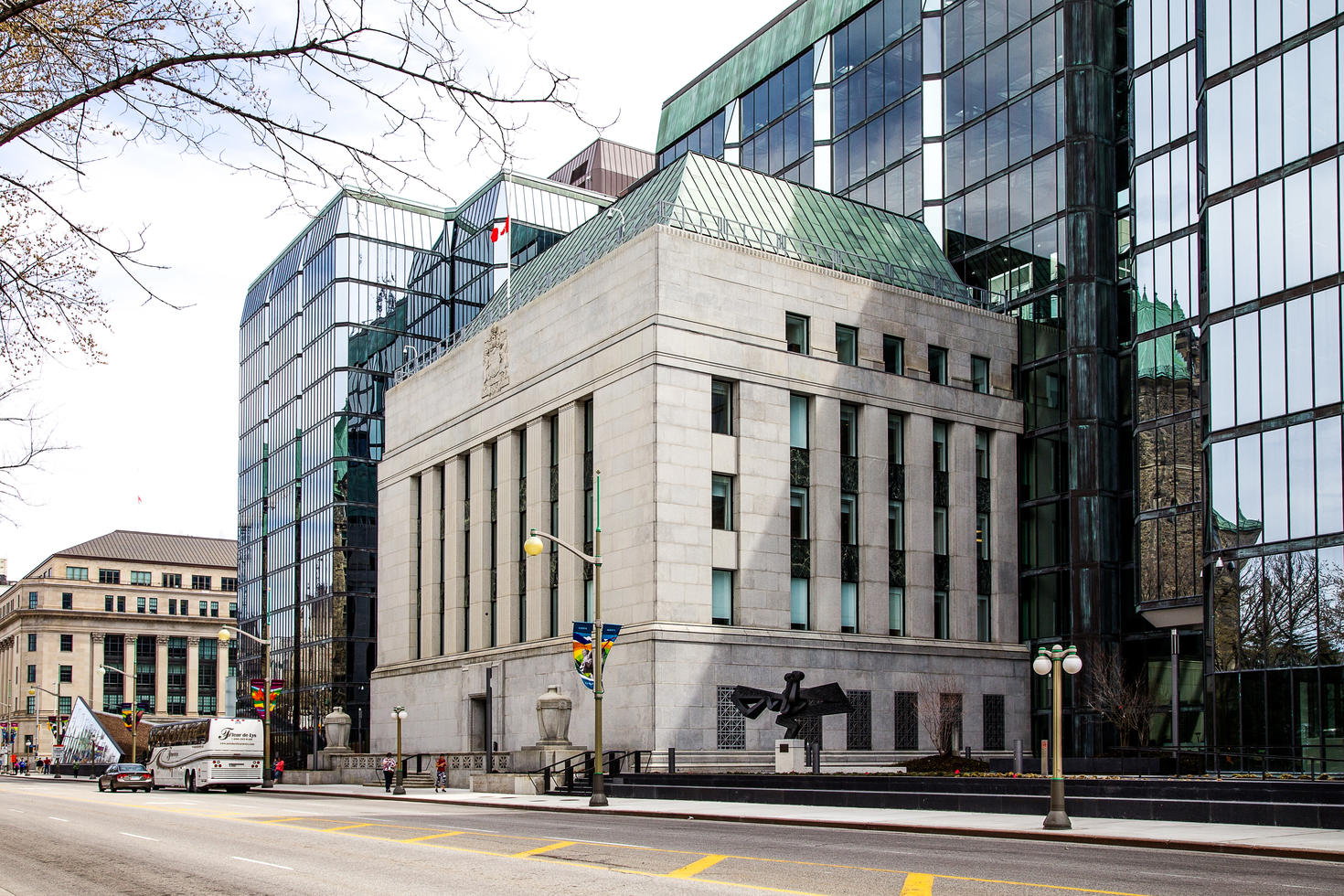 Bank of Canada build, author Bank of Canada: https://www.flickr.com/photos/bankofcanada/